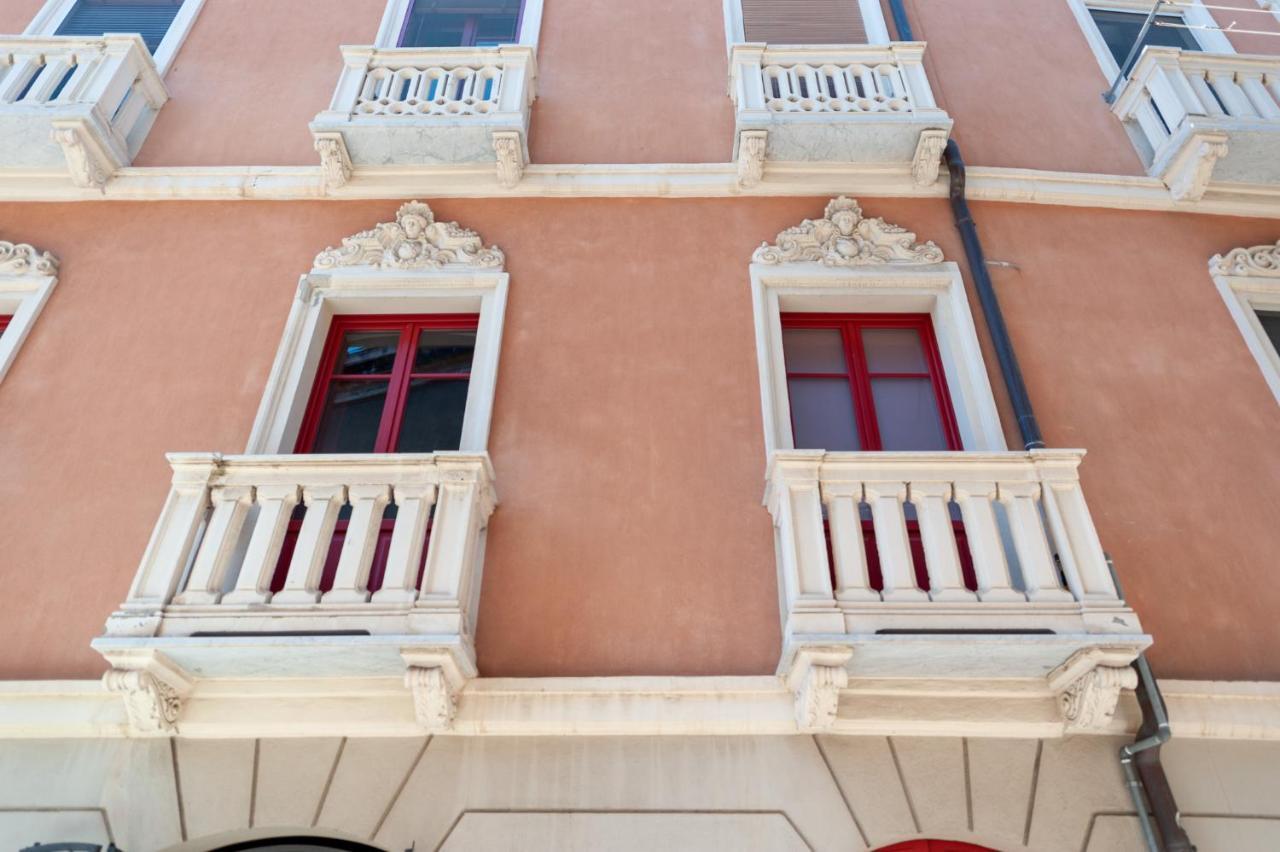 Domo Sofia Hotel Cagliari Buitenkant foto